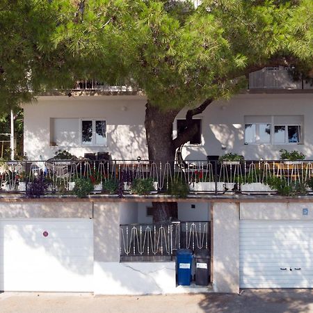 אומיס Apartments Adisa מראה חיצוני תמונה