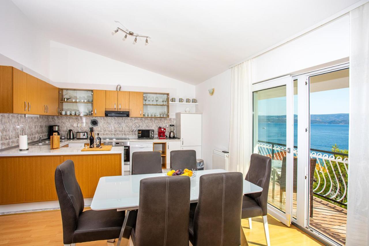 אומיס Apartments Adisa מראה חיצוני תמונה