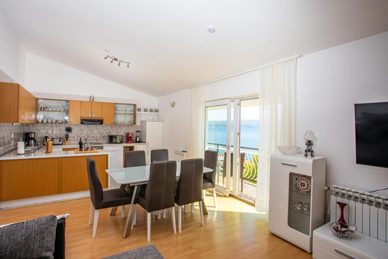 אומיס Apartments Adisa מראה חיצוני תמונה