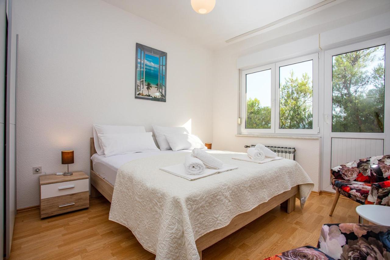 אומיס Apartments Adisa מראה חיצוני תמונה