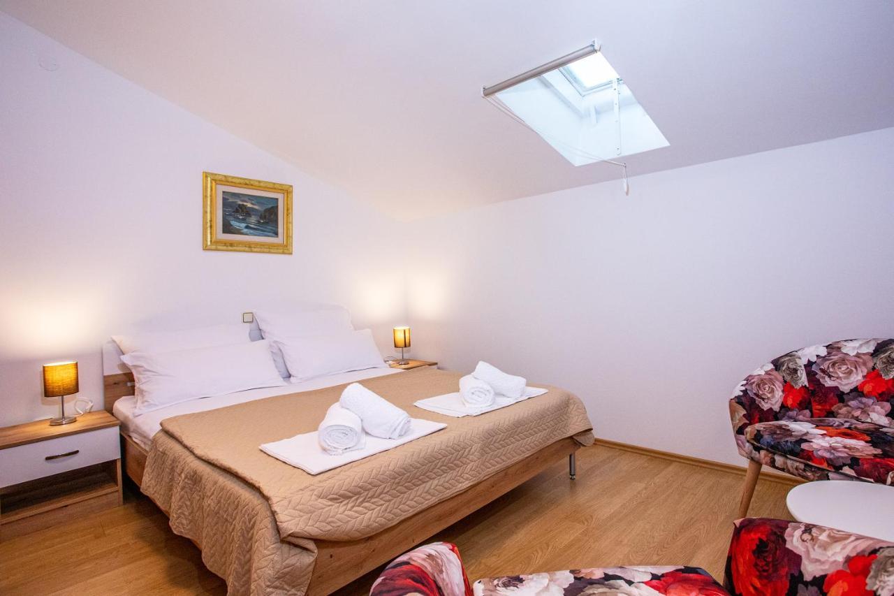 אומיס Apartments Adisa מראה חיצוני תמונה