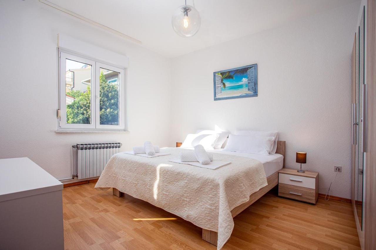 אומיס Apartments Adisa מראה חיצוני תמונה