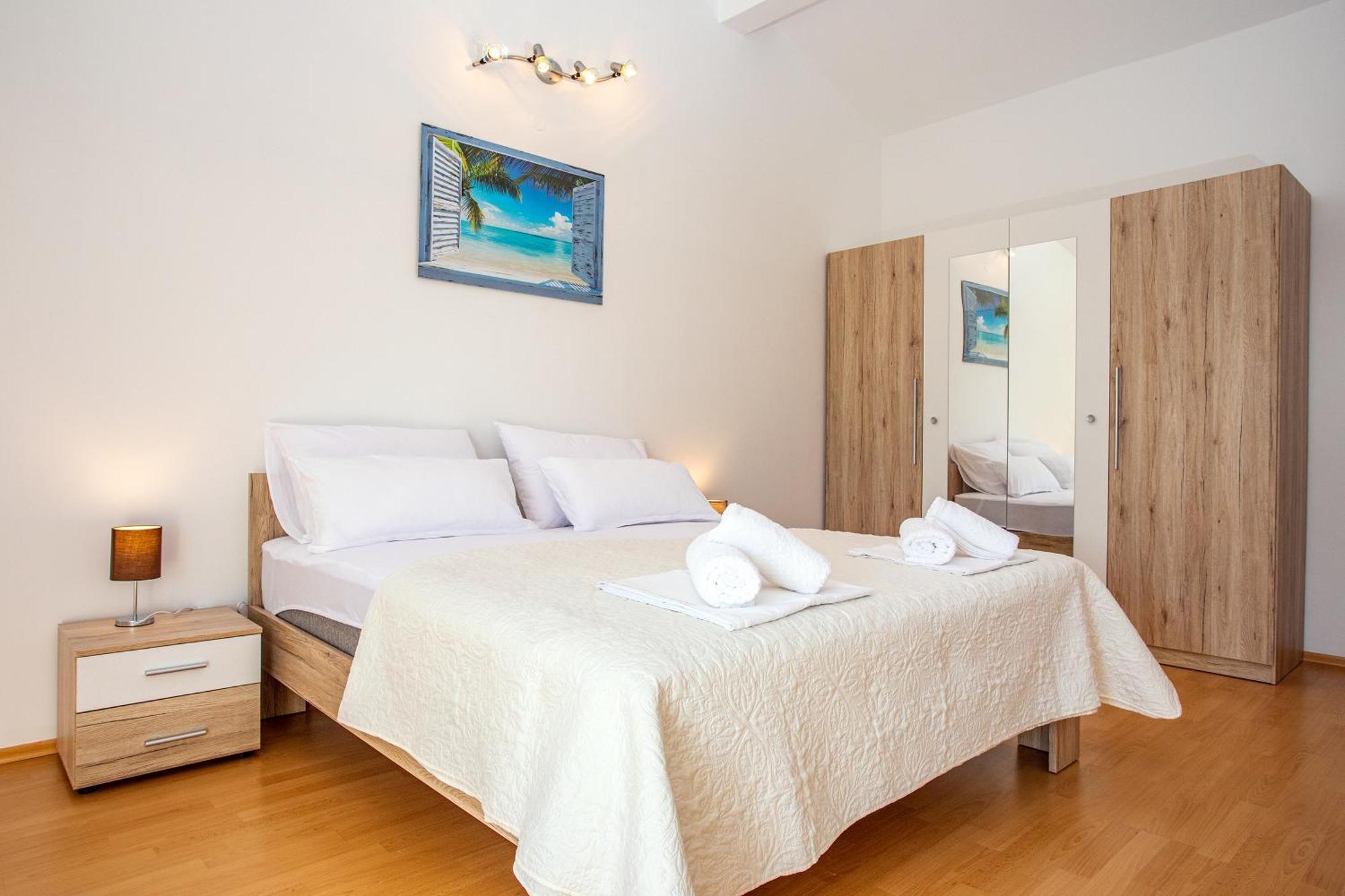 אומיס Apartments Adisa מראה חיצוני תמונה