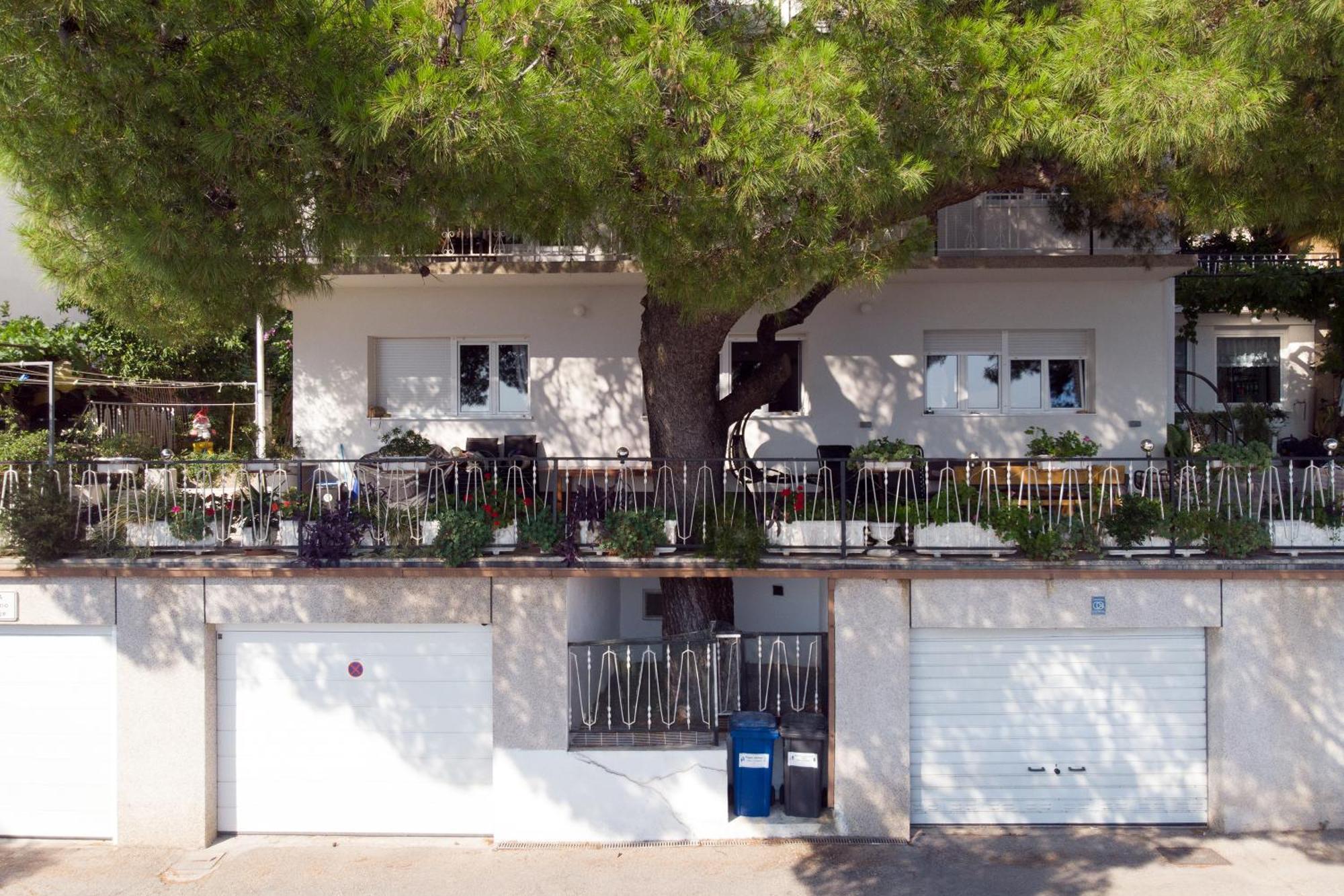 אומיס Apartments Adisa מראה חיצוני תמונה